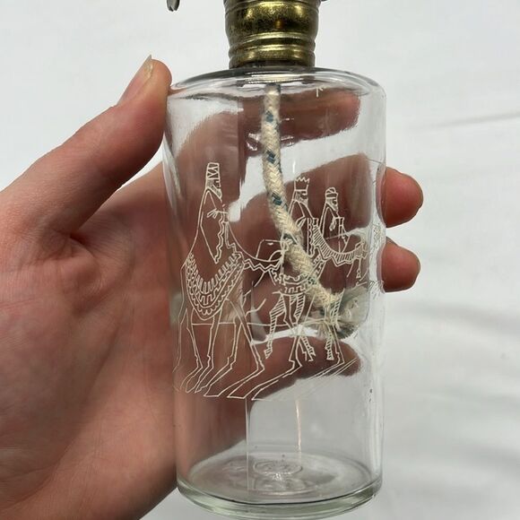 Set of Two Vintage Miniature Christmas Oil Lamps - Picture 5 of 8